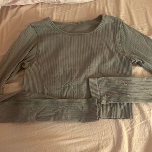 lululemon athletica Ribbed Long Sleeve Top - Grey size 4